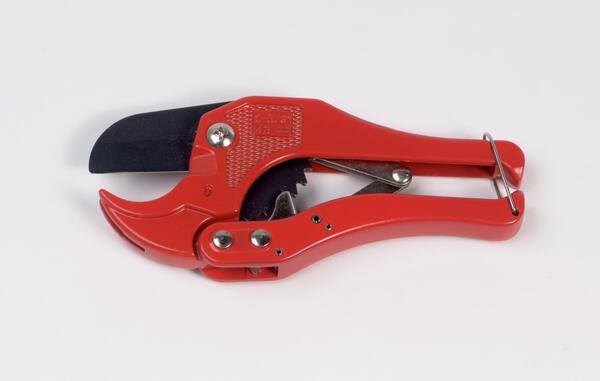 940P1 PVC RATCHET PIPE CUTTER 1-5/8 MAX DIAMETER